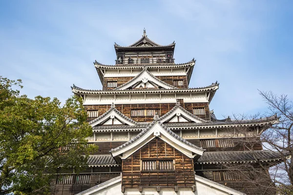 Castillo de Hiroshima en la ciudad de Hiroshima, Japón — Foto de Stock