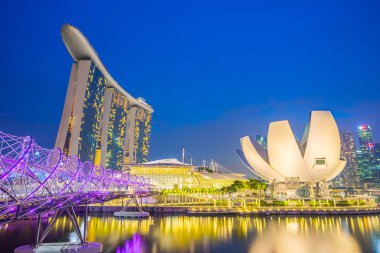 Singapur manzarası, gece Singapur şehir görünümünü