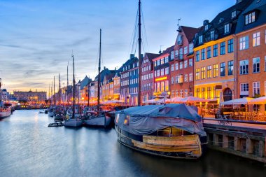 Nyhavn onun pitoresk Limanı eski yelkenli gemi ve co ile