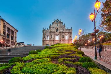 Geceleri kilise cephe Macao, China harabe