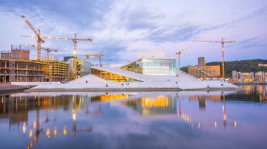Norveç'te Oslo City gece Opera Binası