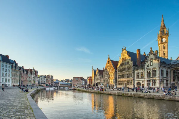 O Graslei no centro da cidade de Ghent, Bélgica — Fotografia de Stock