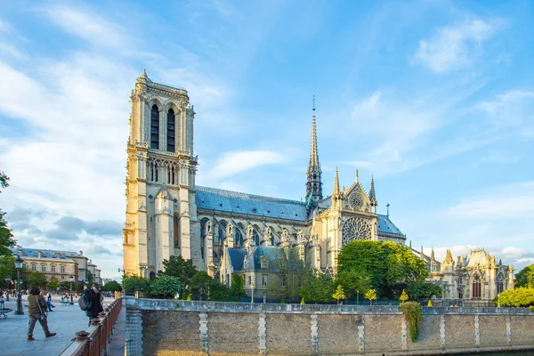 Notre-Dame de Paris στη Γαλλία — Φωτογραφία Αρχείου