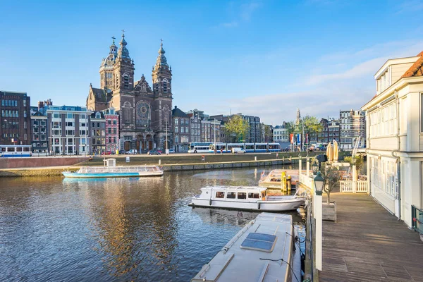 Paisaje urbano de Ámsterdam en la ciudad de Amsterdam, Países Bajos —  Fotos de Stock