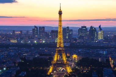 Hafif performans Fuarı'nda Eyfel Kulesi, gece Paris, Fransa