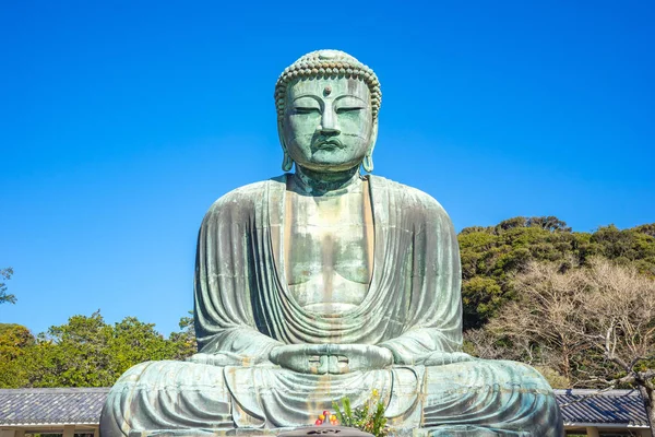 Daibutsu el gran buddha en el templo de Kotokuin en Kamakura, Kanaga — Foto de Stock