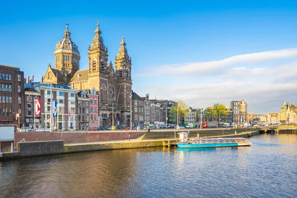 Basílica de San Nicolás en Ámsterdam, Países Bajos — Foto de Stock