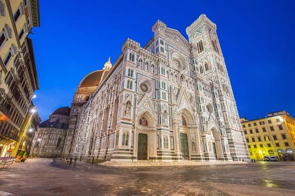 Night at the Duomo of Florence at night in Tuscany, Italy — Stock Photo, Image
