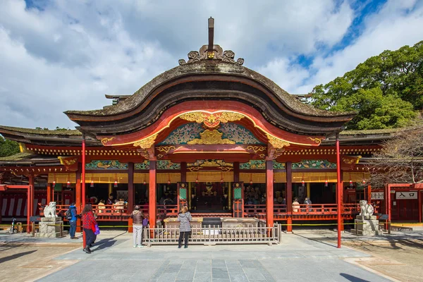 Ana salonu tapınak Dazaifu Tenmangu içinde Dazaifu, Fukuoka, Japonya — Stok fotoğraf