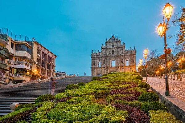 Cidade de Macau à noite com Ruínas de São Paulo à noite — Fotografia de Stock
