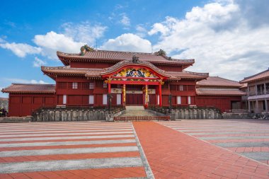 Shuri Castle simgesel yapısının Naha, Okinawa, Japan