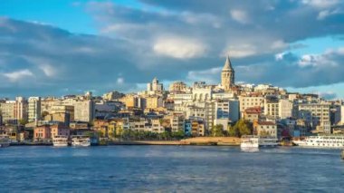 Türkiye 'nin İstanbul kentindeki Galata Kulesi ve İstanbul kentinin zaman aşımına uğramış videosu.