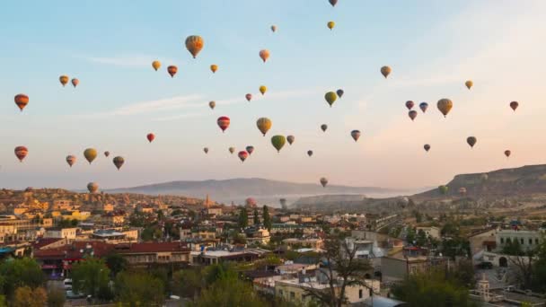 Cappadocia Ciudad Horizonte Con Globo Volador Turquía — Vídeos de Stock
