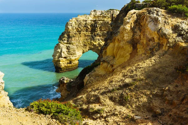 Пляж Маринья в Алгарве, Португалия — стоковое фото