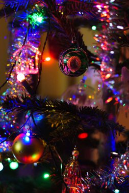 Madalyalı Noel ağacı