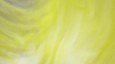 4 k görüntüleri. Suda mürekkep. Arka plan oluşturma suya tepki mor ve sarı mürekkep.