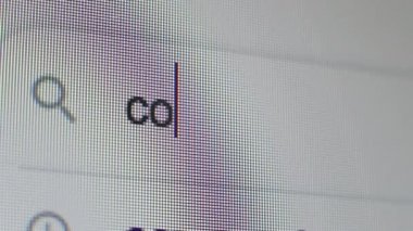 Covid 19 istatistik arama çubuğu aşırı yakın çekim daktilo kutusu. Makro