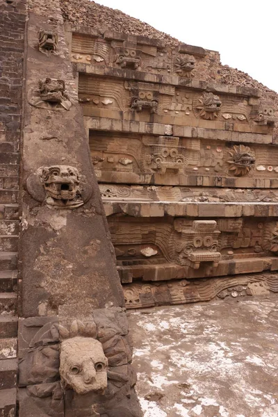 Ацтекская пирамида, Теотиуакан — стоковое фото