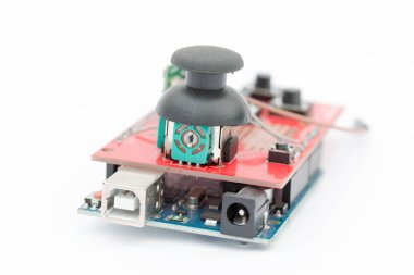 Arduino kurulu ile oyun kumandası kalkan bağımlısı