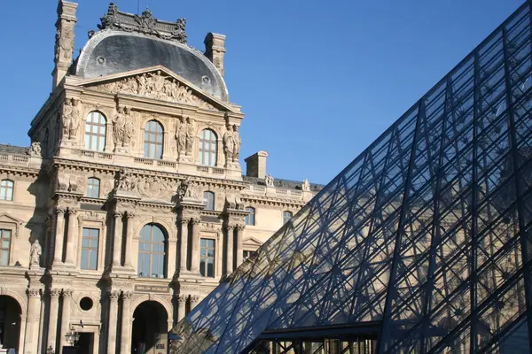 ルーヴル美術館、パリ フランス ヨーロッパ — ストック写真