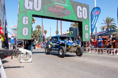 Ensenada, Meksika, 12 Eylül 2019: Baja 400 'ün başlangıcı, off-road yarışı