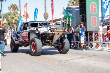 Ensenada, Meksika, 12 Eylül 2019: Baja 400 'ün başlangıcı, off-road yarışı