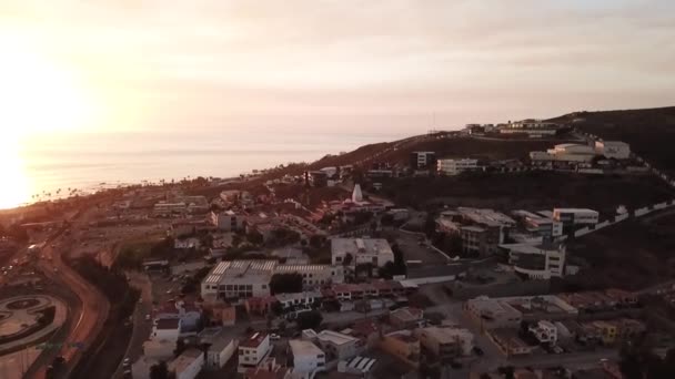 黎明时分Uabc海滨校园的空中拍摄 — 图库视频影像