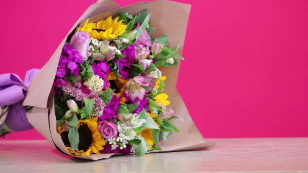 Get Well Note Gently Placed Next Bouquet Saturated Pink Background — Stock Video