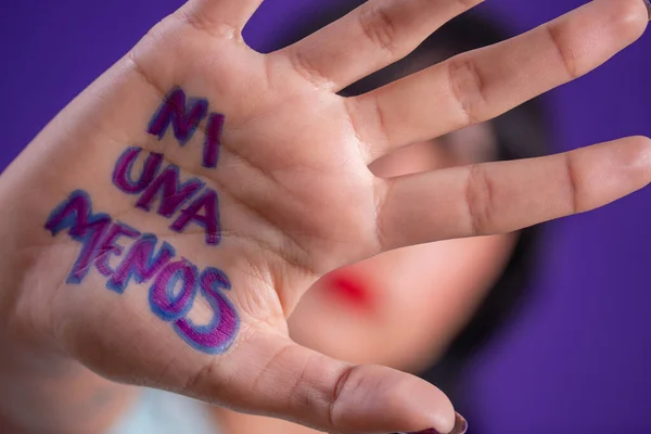 Joven Mujer Hispana Haciendo Campaña Contra Violencia Género —  Fotos de Stock