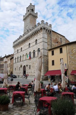  Montepulciano tarihi kasaba Tuscan kırsalında ana meydanında