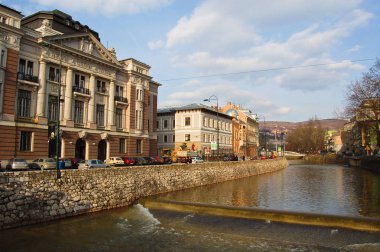 Saraybosna, Bosna Nehri üzerinde köprüler