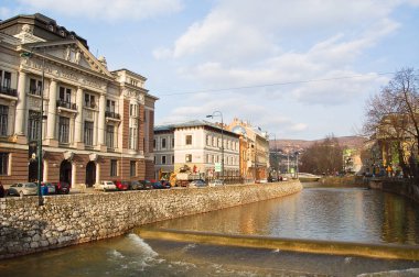 Saraybosna, Bosna Nehri üzerinde köprüler