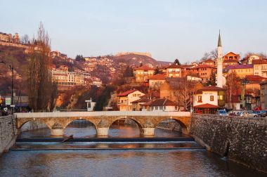 Saraybosna, Bosna Nehri üzerinde köprüler