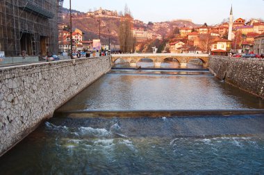 Saraybosna, Bosna Nehri üzerinde köprüler