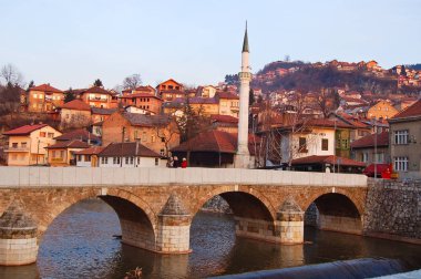 Saraybosna, Bosna Nehri üzerinde köprüler