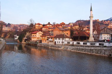 Saraybosna, Bosna Nehri üzerinde köprüler