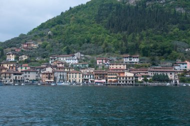 Görünüm Peschiera Maraglio kasaba adasında bulunan 