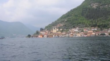 Sensole şehir görünümünü Iseo Gölü'Monteisola Adası