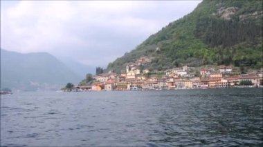 Iseo Gölü'nden monteisola görünümünü