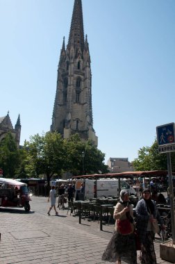 Saint michel Bordeaux eski kasaba bir piyasada Bazilikası