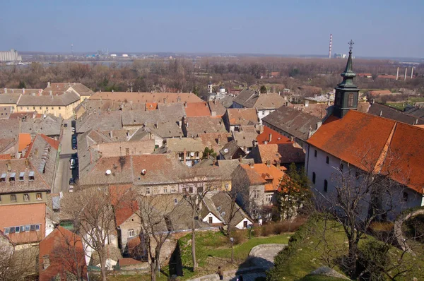 Novy Sad şehir manzaralı yüksek gelen
