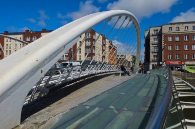 dubli yeni cam Bridge'de