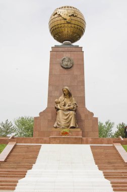 Taşkent savaş anıt heykeli