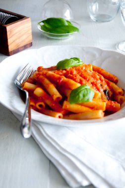 Domates ve domuz yağlı 