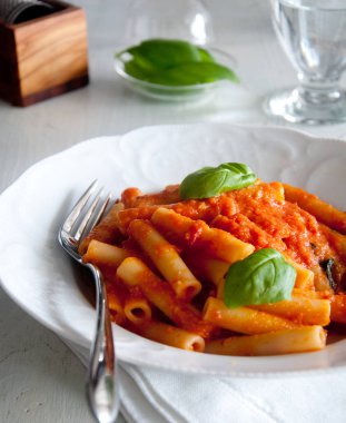 Domates ve domuz yağlı 