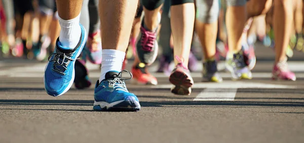 Marathon in het licht van de avond — Stockfoto