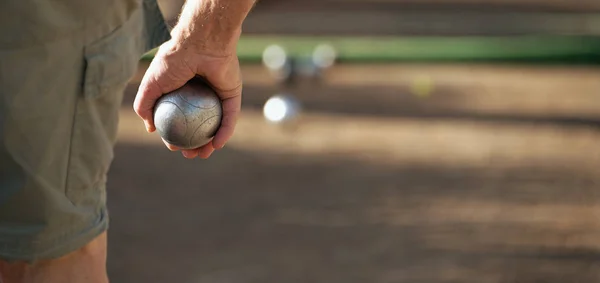 Sénior jogando petanca — Fotografia de Stock