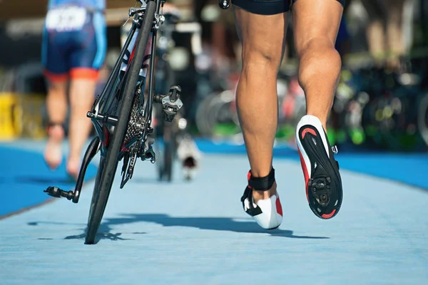 Triathlonbike in der Wechselzone — Stockfoto