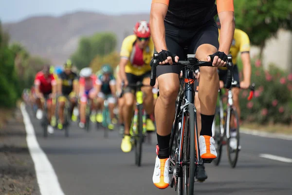 Соревнования по велоспорту, велогонщики — стоковое фото