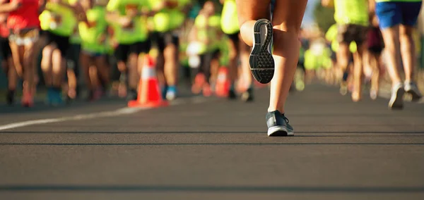 Maraton Fut Este Fényében — Stock Fotó